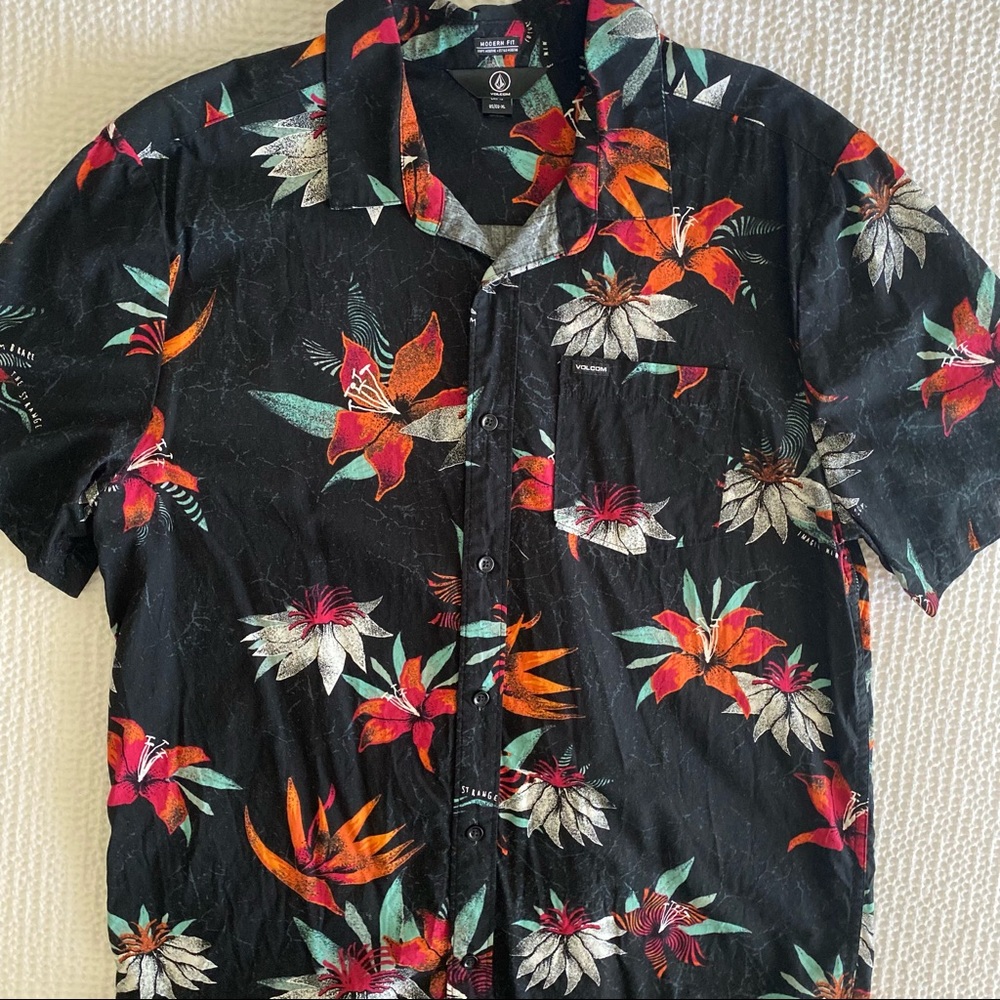 Volcom Button Up